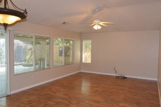 4236 W Redding Ave in Visalia, CA - Building Photo - Building Photo