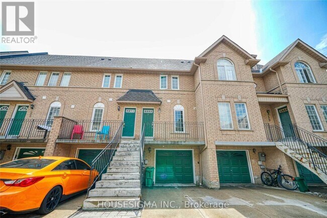 80-80 Strathaven Dr in Mississauga, ON - Building Photo - Building Photo