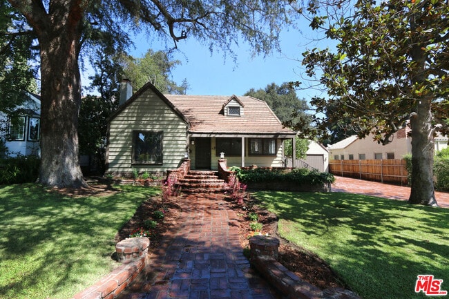 property at 1609 Capistrano Ave