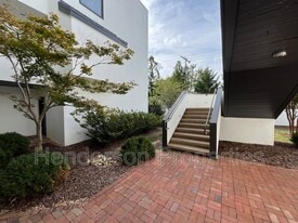 501 Fenton Pl in Charlotte, NC - Building Photo