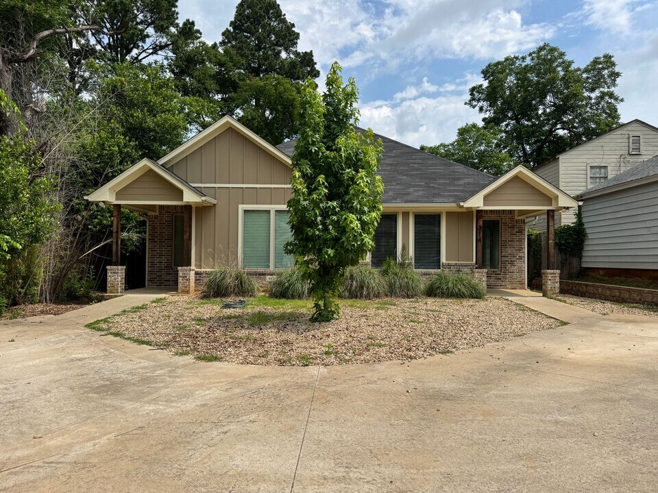314 E 1st St in Tyler, TX - Building Photo