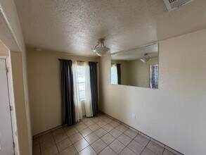 907 N Kansas Ave in Roswell, NM - Building Photo - Building Photo