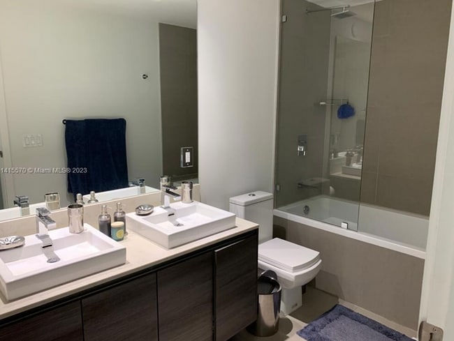 1080 Brickell Ave, Unit 3303 in Miami, FL - Building Photo - Building Photo