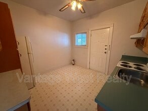 690-690 Winnipeg St in Penticton, BC - Building Photo - Building Photo