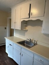 160-162 Center St in Manchester, CT - Building Photo - Building Photo