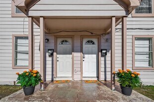 7111 Myrtle St in Houston, TX - Building Photo