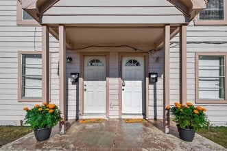 7111 Myrtle St in Houston, TX - Building Photo - Building Photo