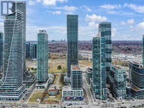 70 Annie Craig Dr in Toronto, ON - Building Photo - Building Photo