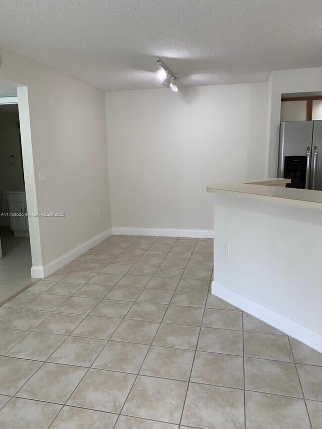 643 Vista Isles Dr, Unit 1815 in Plantation, FL - Building Photo - Building Photo