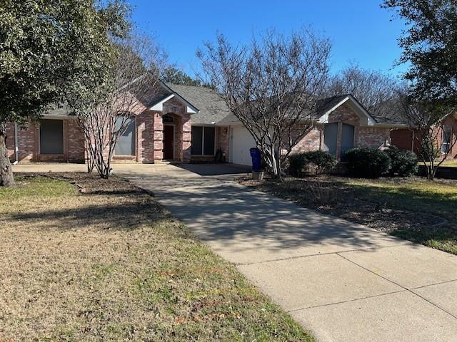 410 Steeplechase Trail in Kennedale, TX - Building Photo