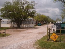 Airport Mobile Home Park in Mineral Wells, TX - Building Photo