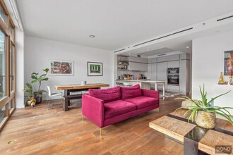 298 E 2nd St in New York, NY - Building Photo - Building Photo