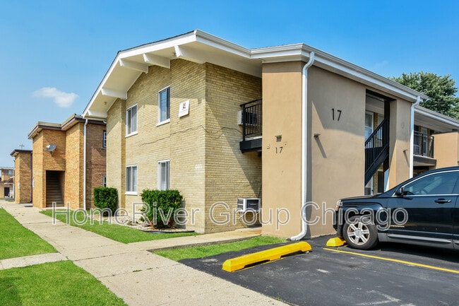 17 N Hillside Ave in Hillside, IL - Building Photo - Building Photo