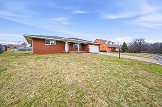 103 Valleyview Dr in Mt Sterling, OH - Building Photo - Building Photo