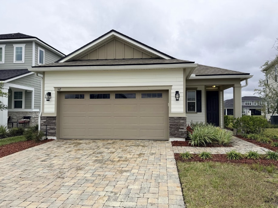 162 Cedar Elm Way in St. Augustine, FL - Foto de edificio