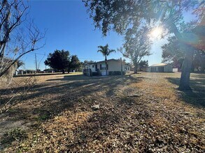 3713 Smith Ryals Rd in Plant City, FL - Building Photo - Building Photo