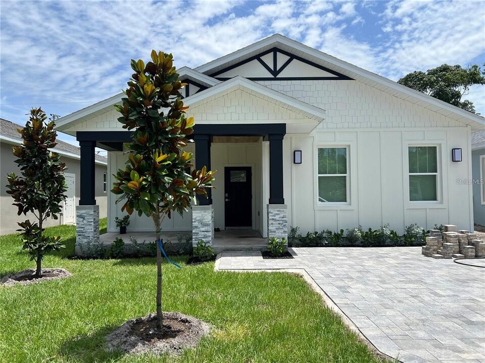 2150 43rd Terrace N in St. Petersburg, FL - Building Photo