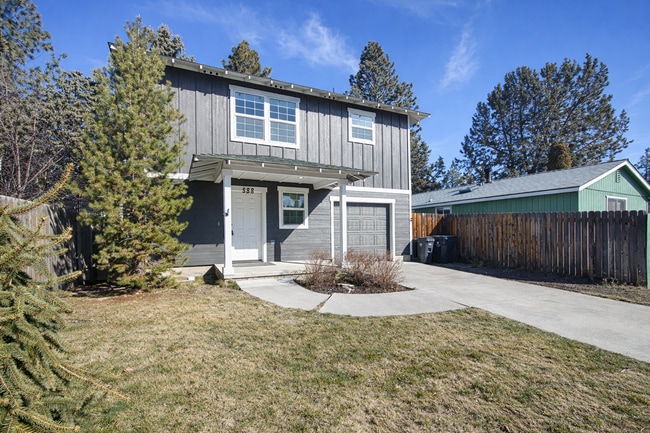 588 SE Roosevelt Ave in Bend, OR - Building Photo - Building Photo