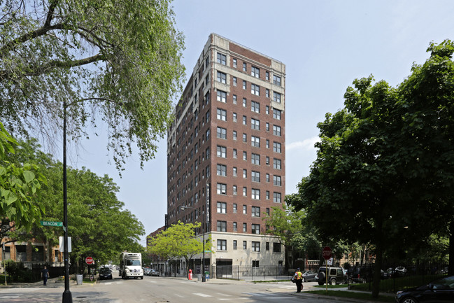 The Maynard at 1325 West Wilson photo'