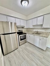 1821 N 17th Ct in Hollywood, FL - Building Photo - Building Photo