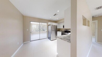 4902 Largo Terrace in New Port Richey, FL - Building Photo - Building Photo