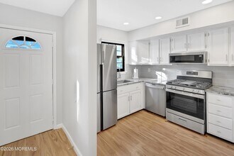 51 Queens Way in Englishtown, NJ - Building Photo - Building Photo