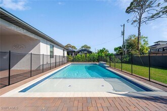 4665 Key Largo Ln in Bonita Springs, FL - Building Photo - Building Photo