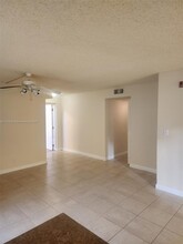 7670 Westwood Dr in Tamarac, FL - Building Photo - Building Photo