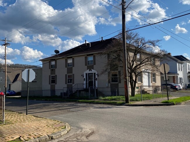250 N 7th St, Unit Rear