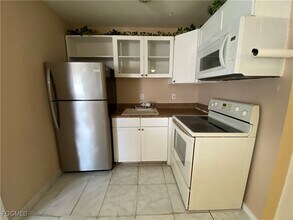 17375 Dowling Dr in Ft. Myers, FL - Building Photo - Building Photo