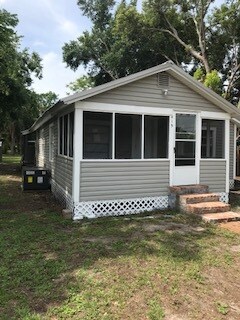 419 W Hull Ave in Oakland, FL - Foto de edificio