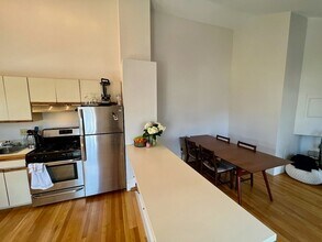 66 Telegraph St, Unit 3 in Boston, MA - Building Photo - Building Photo