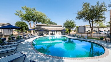 ReNew Highland Park in Midland, TX - Foto de edificio - Building Photo