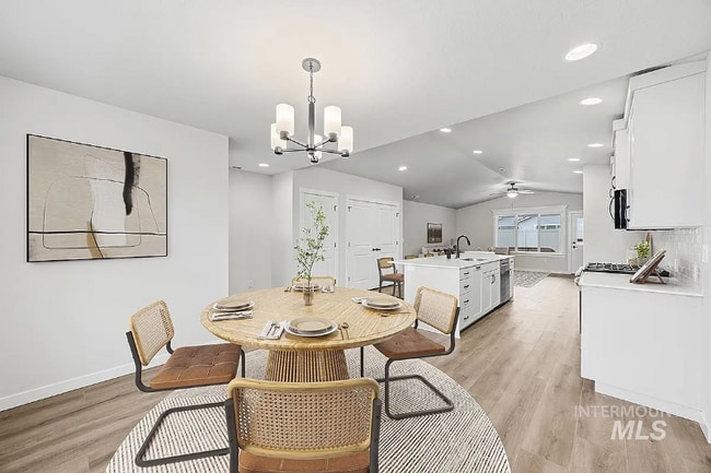 238 W Norwich St in Meridian, ID - Building Photo - Building Photo