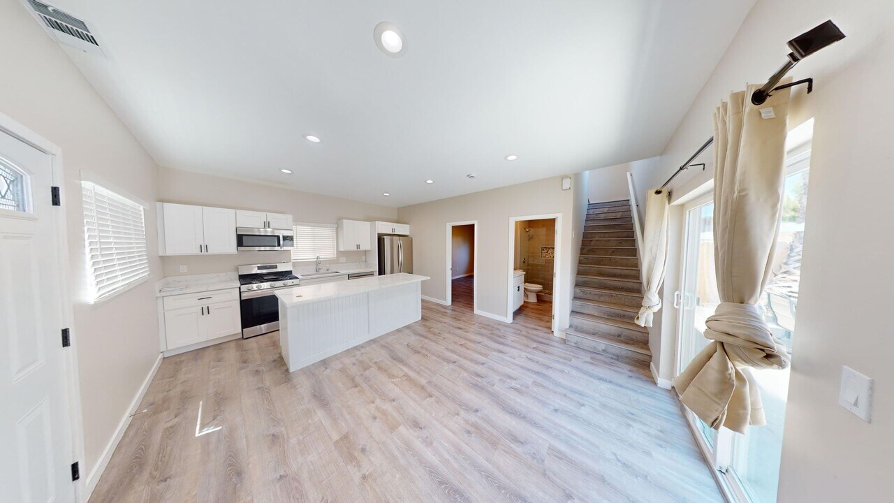 5117 63rd St in San Diego, CA - Building Photo