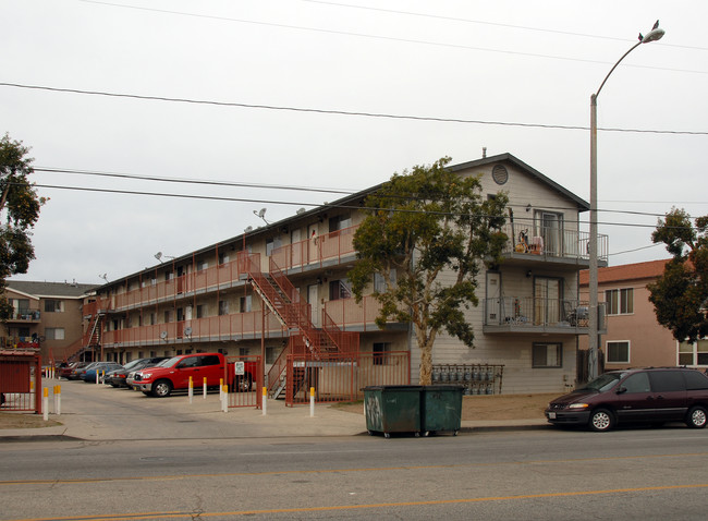 919-921 Alamitos Ave in Long Beach, CA - Building Photo - Building Photo