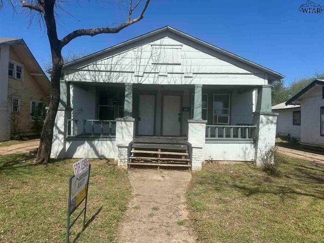 property at 1512 Kemp Blvd