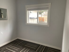 5876 Shadow Mountain Rd in Nanaimo, BC - Building Photo - Building Photo