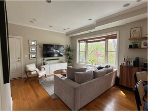 2206 W School St in Chicago, IL - Building Photo - Building Photo