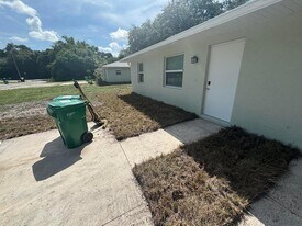 2147 Sibley Ave in Fort Pierce, FL - Building Photo
