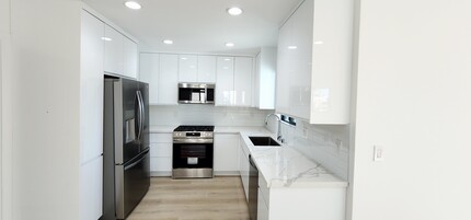 1101 Ocean Ave, Unit B in Seal Beach, CA - Foto de edificio - Building Photo