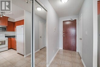 6 Rosebank Dr in Toronto, ON - Building Photo - Building Photo