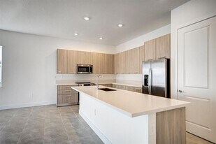 12328 SW 43rd St in Davie, FL - Building Photo