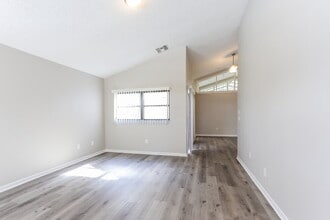 154 Chelsea Ct in Dunedin, FL - Building Photo - Building Photo
