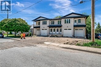 102 Spruce St in Cambridge, ON - Building Photo - Building Photo