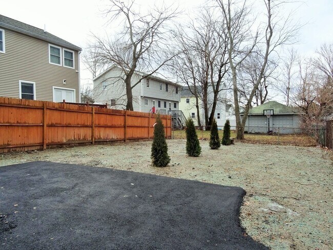 6 Rockwell Ave, Unit 8, Unit 8