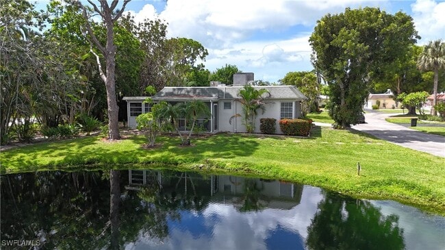 10 Kings Rd in Naples, FL - Building Photo - Building Photo
