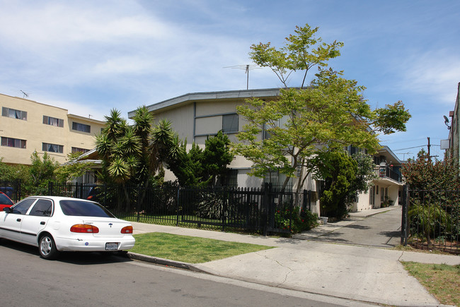 962 N Ardmore Ave in Los Angeles, CA - Building Photo - Building Photo