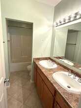 741 Oswego Rd in Carmel, IN - Foto de edificio - Building Photo