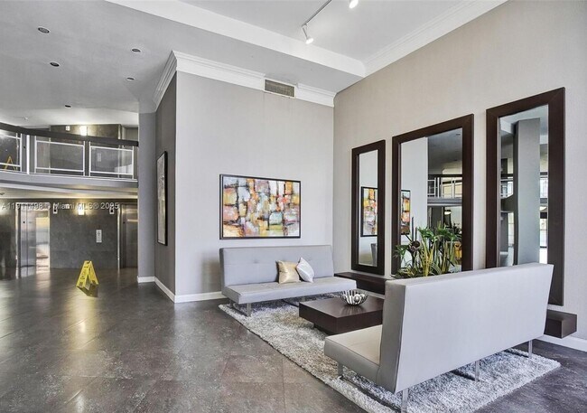 200 Leslie Dr in Hallandale Beach, FL - Building Photo - Building Photo